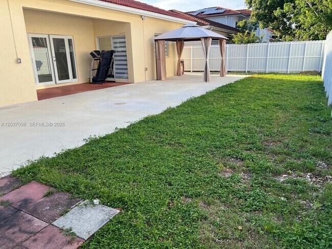 Building Photo - 6101 SW 159th Ct