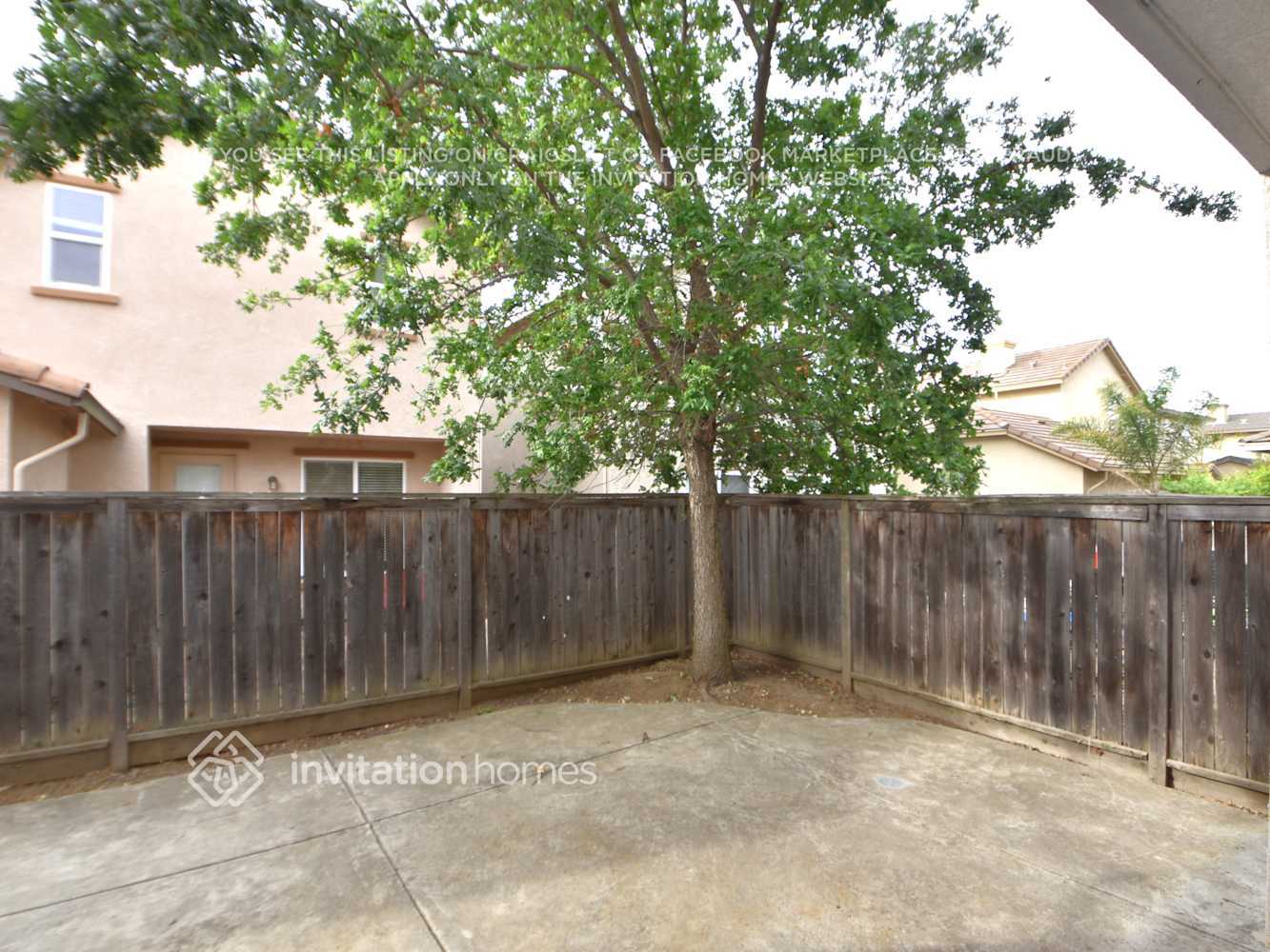 Building Photo - 2405 White Dr