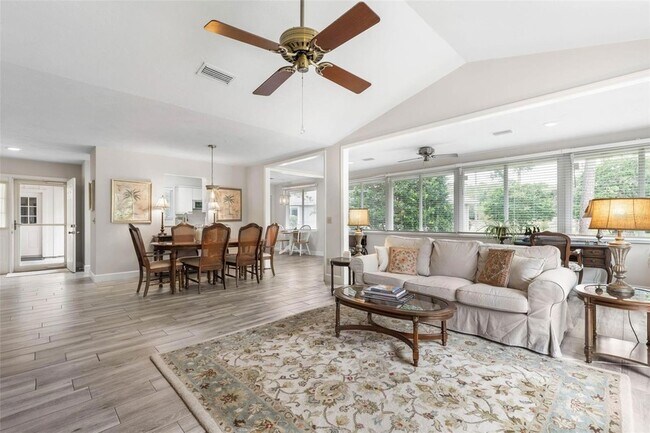 Building Photo - 4 Jasmine Run