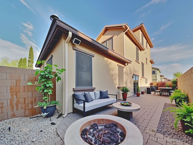 Building Photo - 17855 N 114th Dr