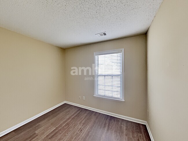Building Photo - 2834 Regent Walk Dr
