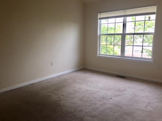 Building Photo - 15 Alexander Ct