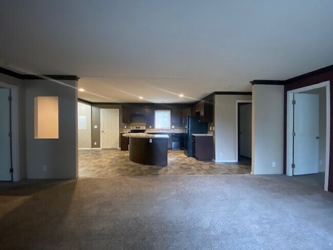 Building Photo - Private Country Living 3 Bedroom Home!