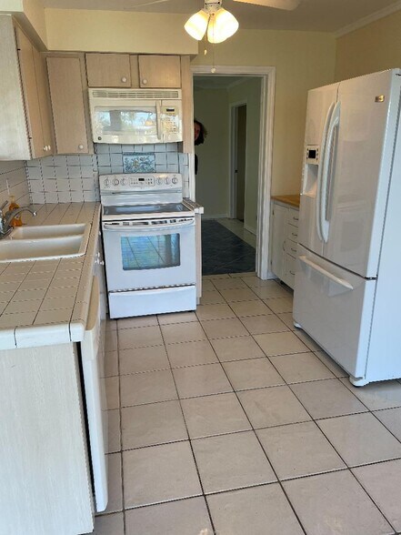 Kitchen - 1431 Flagler Blvd