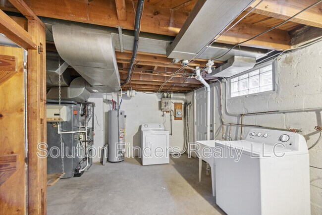 Building Photo - 1812 Edgewood Rd