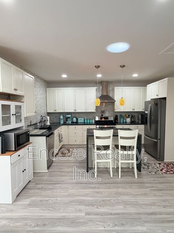 Building Photo - 10628 Louisa Dr