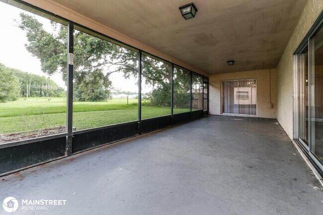 Building Photo - 8240 Fishhawk Ave