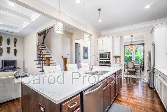 Building Photo - 5000 Hudson Mill Dr