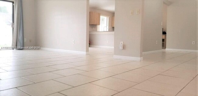 Building Photo - 10123 SW 145th Ct