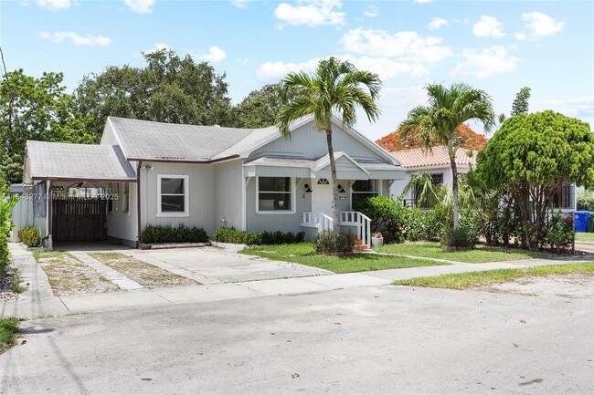 Building Photo - 2946 SW 26th St