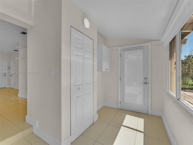 Building Photo - 6510 SW 63rd Ct