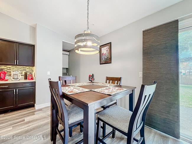 Building Photo - 1614 Earlham Ave NW