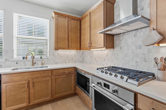 Building Photo - 6312 Stockman Dr