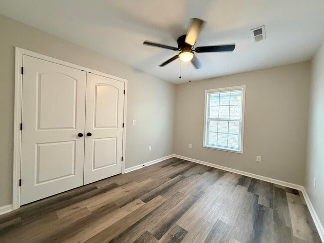 Building Photo - 7020 Caravan Dr