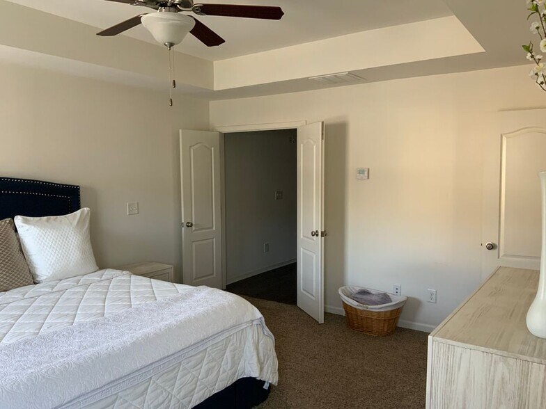 Building Photo - 3421 Open Fields Dr