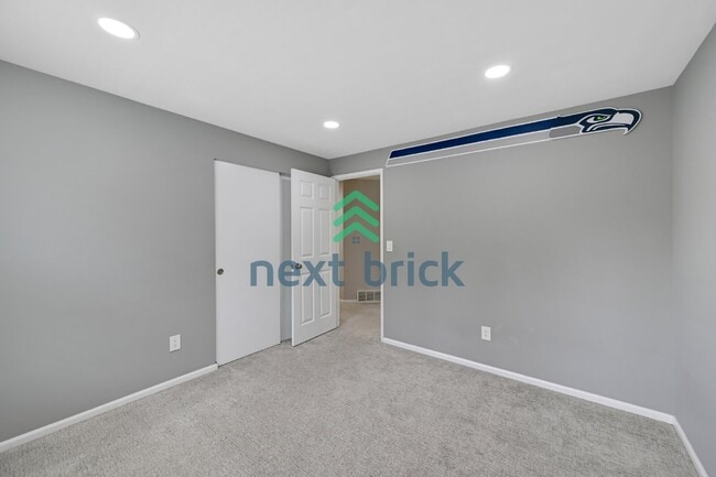 Building Photo - "Charming 3-Bedroom Retreat in Mill Creek with Spacious 2,125 Sq. Ft. Layout!"