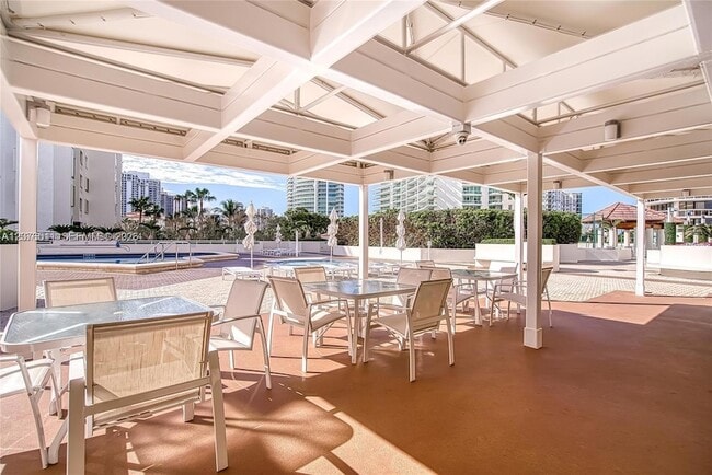 Building Photo - 20185 E Country Club Dr