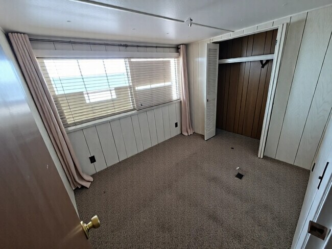 Building Photo - 2627 S Lamb Blvd