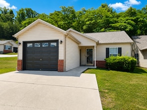Building Photo - 1604 Sails Way