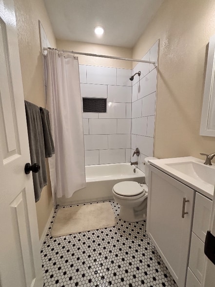 Building Photo - 1408 N 13th St