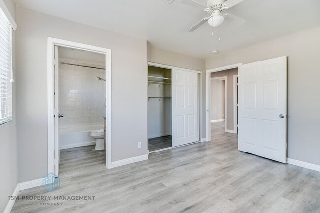 Building Photo - 2 Bed 2.5 Bath Townhouse in Prime Location of Amhambra