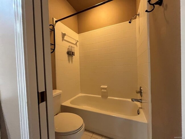 Building Photo - 8839 Sturbridge Dr