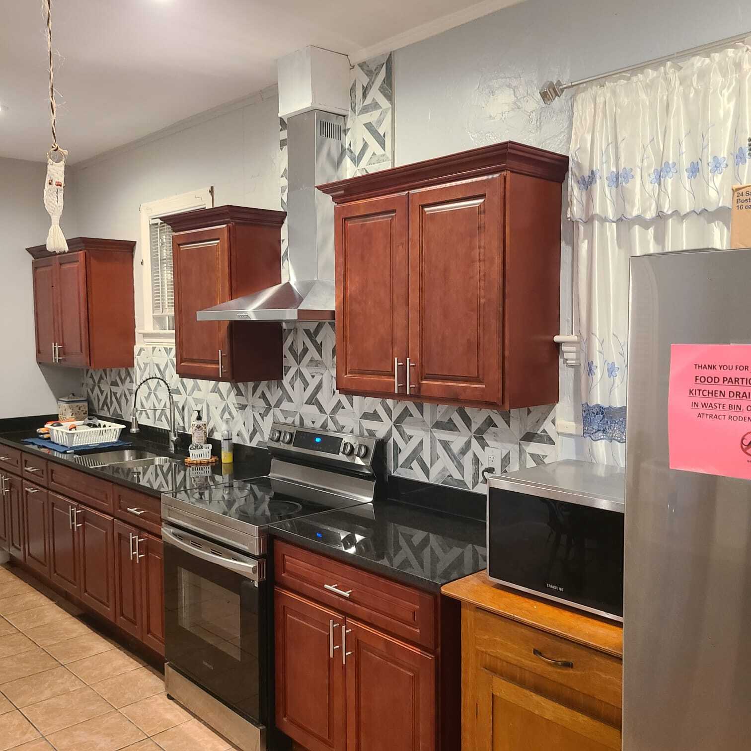 Building Photo - 35 Algonquin St