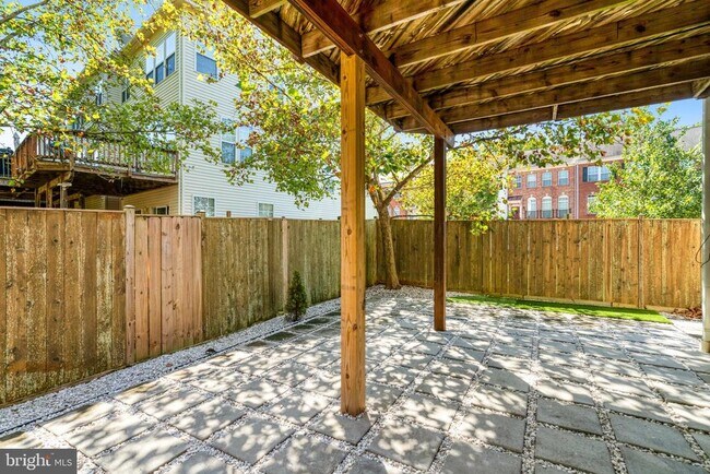 Building Photo - 8535 Wyngate Manor Ct