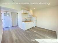 Building Photo - Renovated Studio Apartment in Seaside