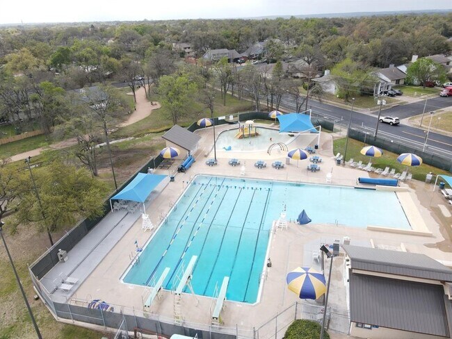 Building Photo - 11322 Bristle Oak Trail