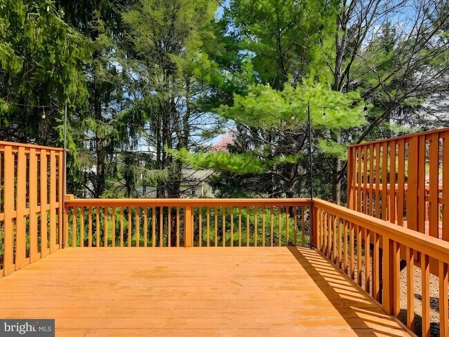 Building Photo - 29 Tenby Ct