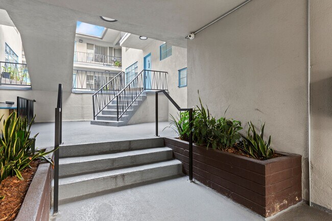 Building Photo - Windsor Terrace