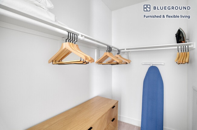 Building Photo - 1301 W Koenig Ln