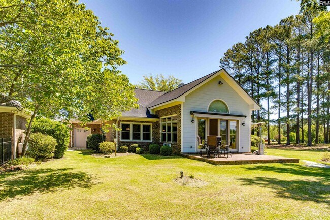 Building Photo - 98 Saluda Dr