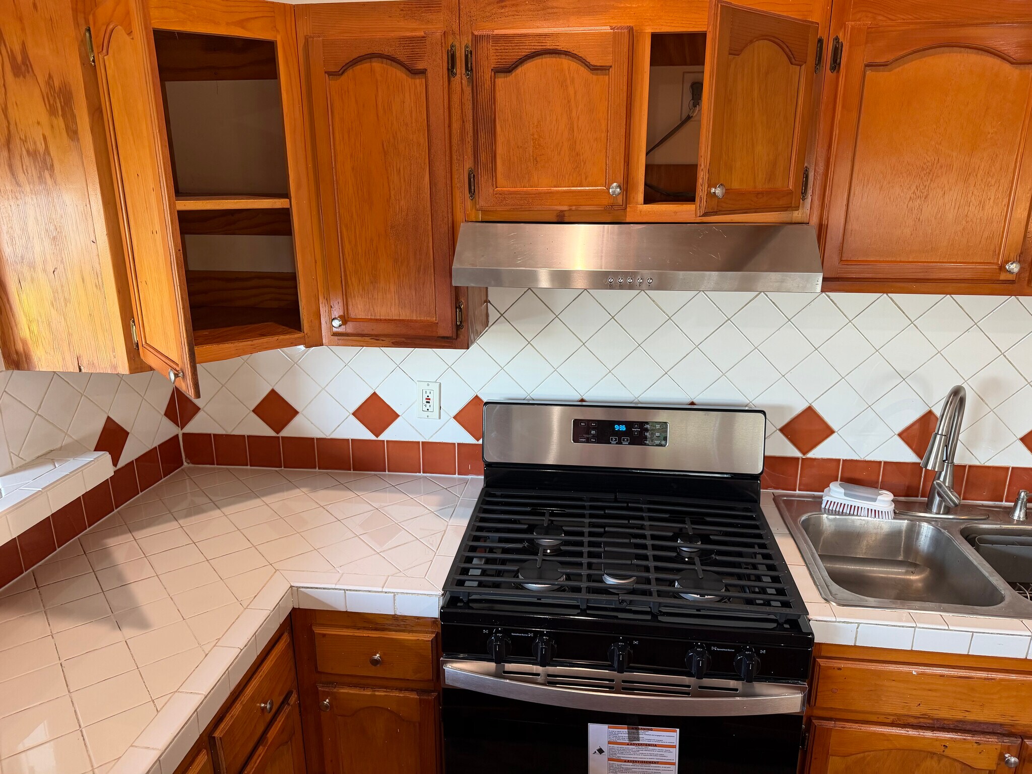 Building Photo - 12621 Victoria Ave