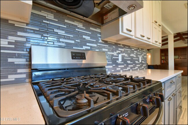 Building Photo - 6209 Heath Way