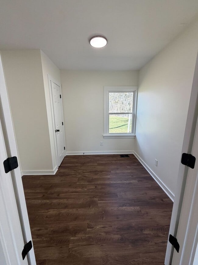 Building Photo - 2 Bed | 2 Bath | Office/Flex Room | 1 Acre Lot | Pickerington Schools