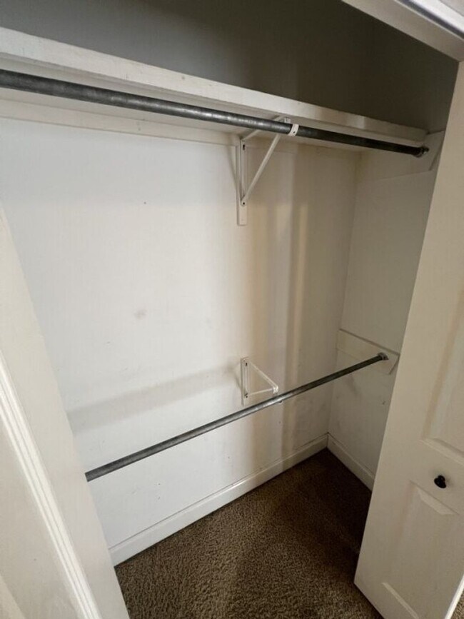 Building Photo - Charming 3-bedroom 2-bathroom in South Burbank Neighborhood!