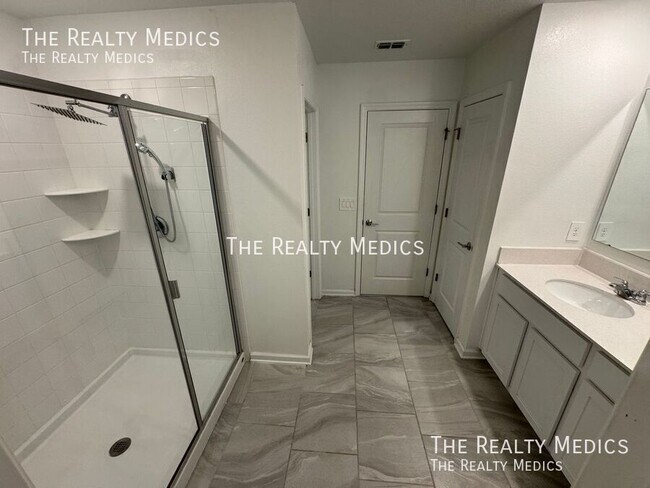 Building Photo - 554 Jett Ln