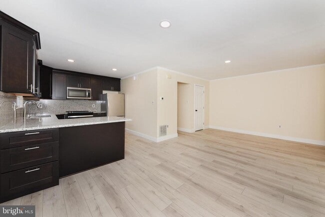 Building Photo - 2104 Whitpain Hills