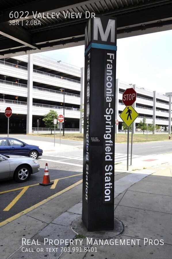 Building Photo - 6022 Valley View Dr