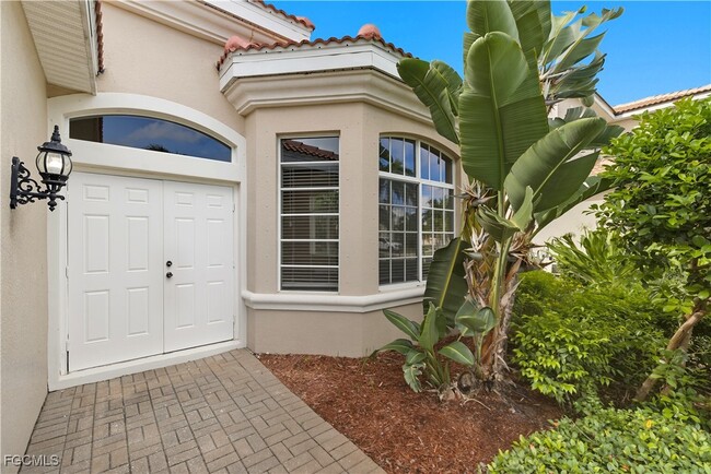 Building Photo - 15560 Laguna Hills Dr