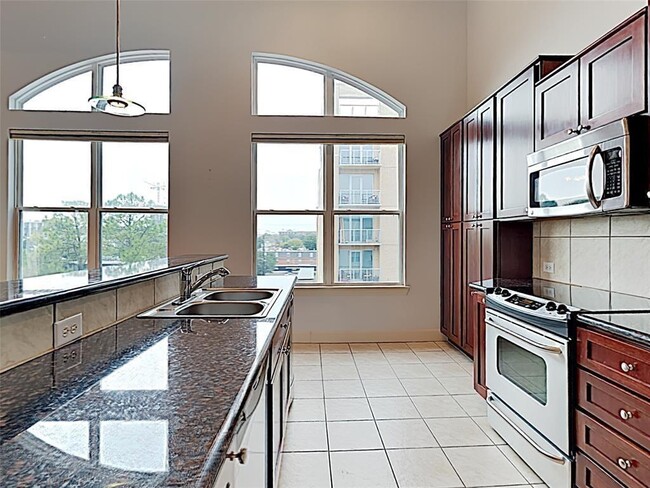 Building Photo - 1010 Rosine St