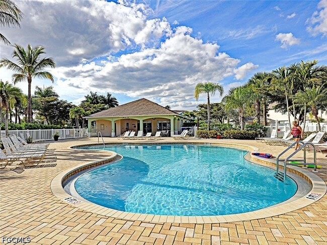 Building Photo - 3647 Pine Oak Cir