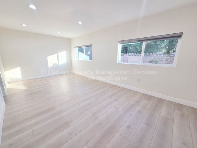 Building Photo - 5662 Cathy Ln