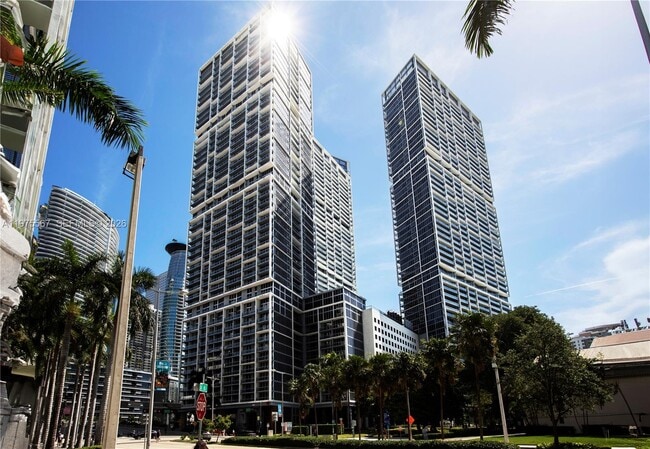 Building Photo - 475 Brickell Ave