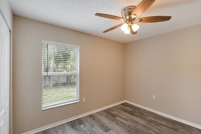 Building Photo - 1056 Malletwood Dr