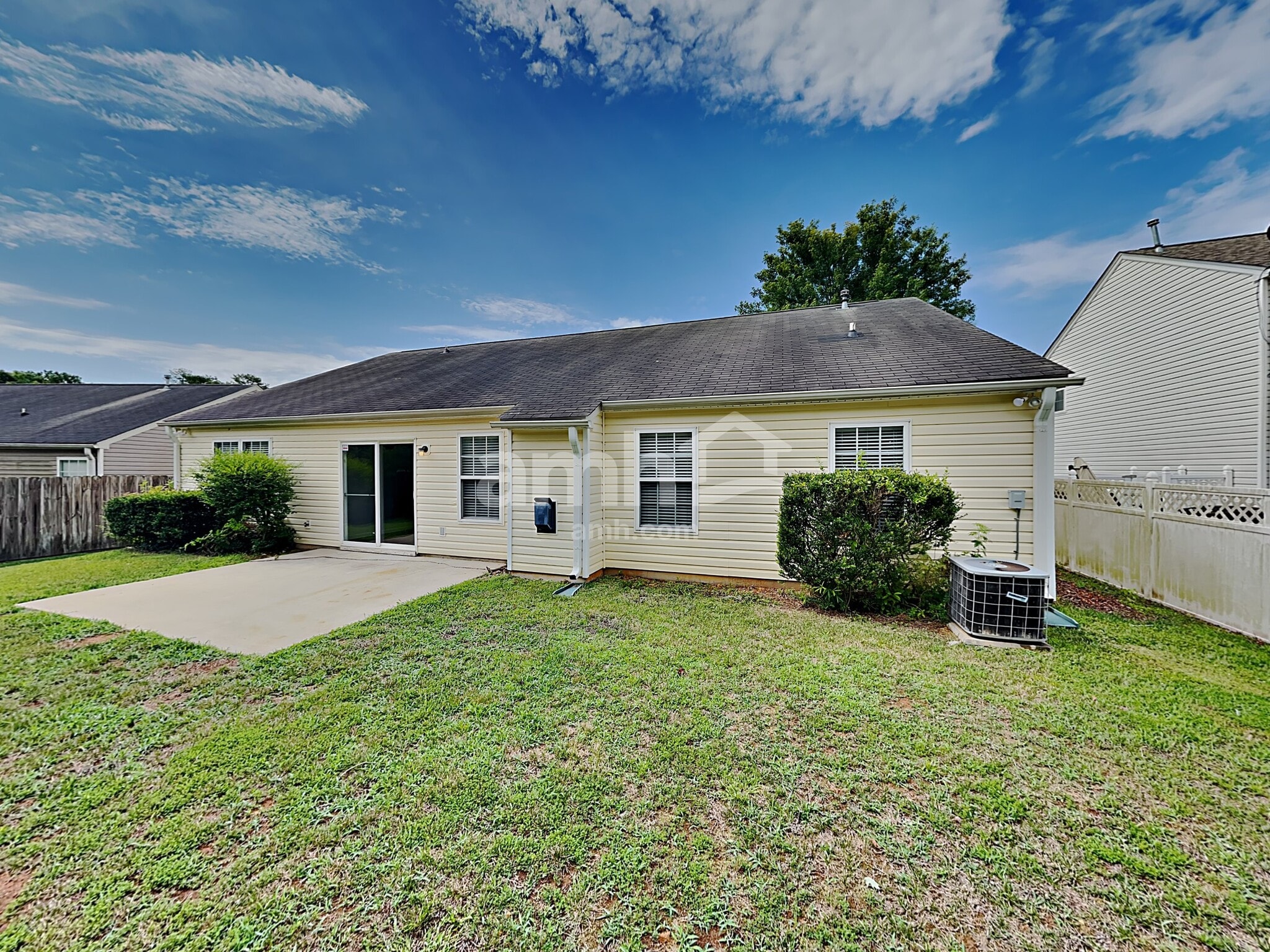 Building Photo - 4009 Edgeview Dr