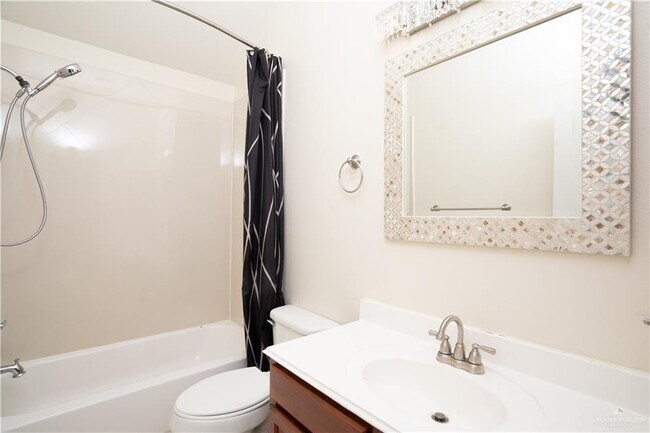 Building Photo - 2405 San Alejandro St