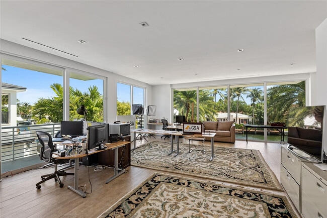 Building Photo - 500 Isle of Capri Dr